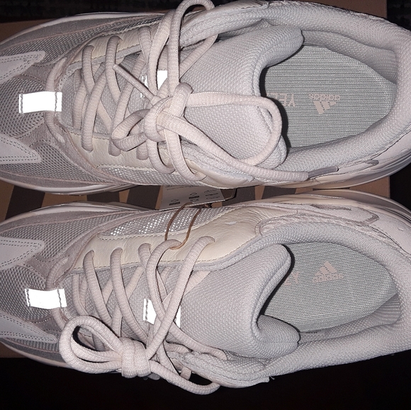 Yeezy 700 Analog - Picture 5 of 9